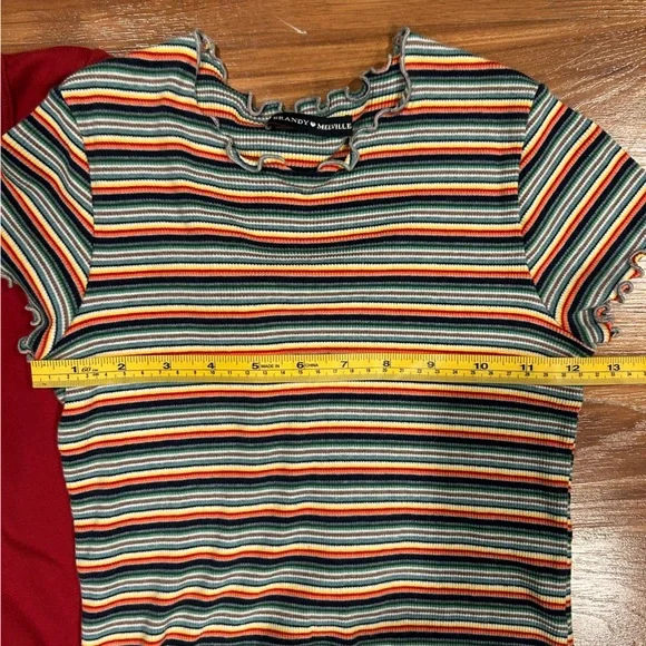 Brandy Melville Tee Bundle of TWO tops - Lettuce Edge Tee & Tee with Lace Trim - Picture 4 of 9